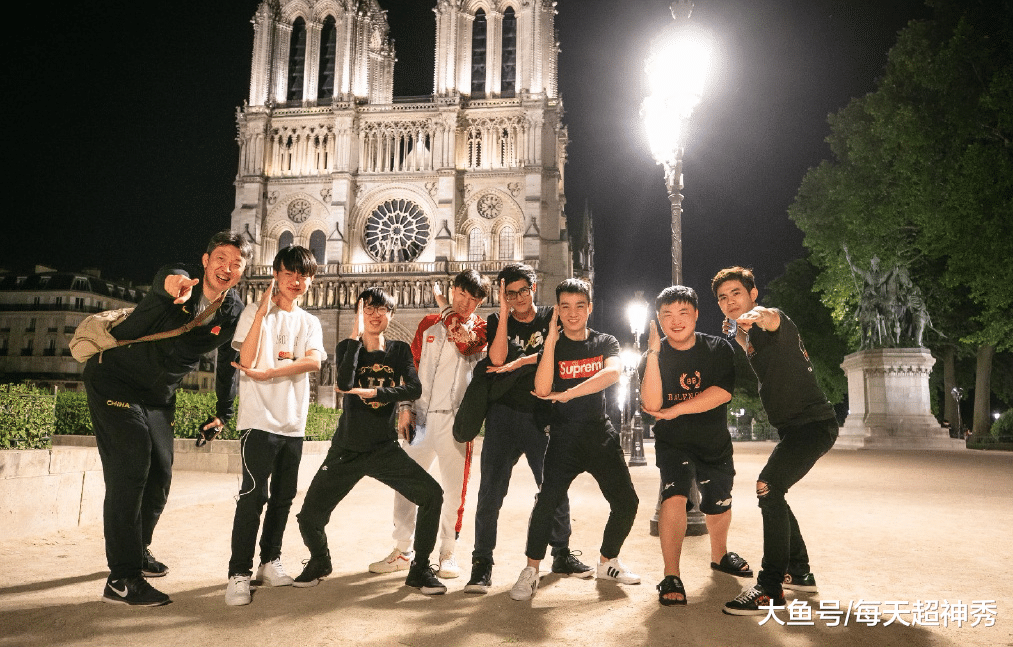 开云体育-Uzi巅峰对决，德约科维奇与50激战湖人分钟，势不可挡胜负难料！的简单介绍