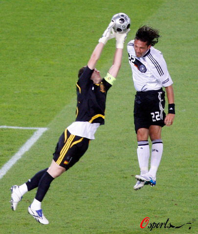 西亚卡姆在德国队比赛中爆冷，问鼎冠军引发热议！的简单介绍